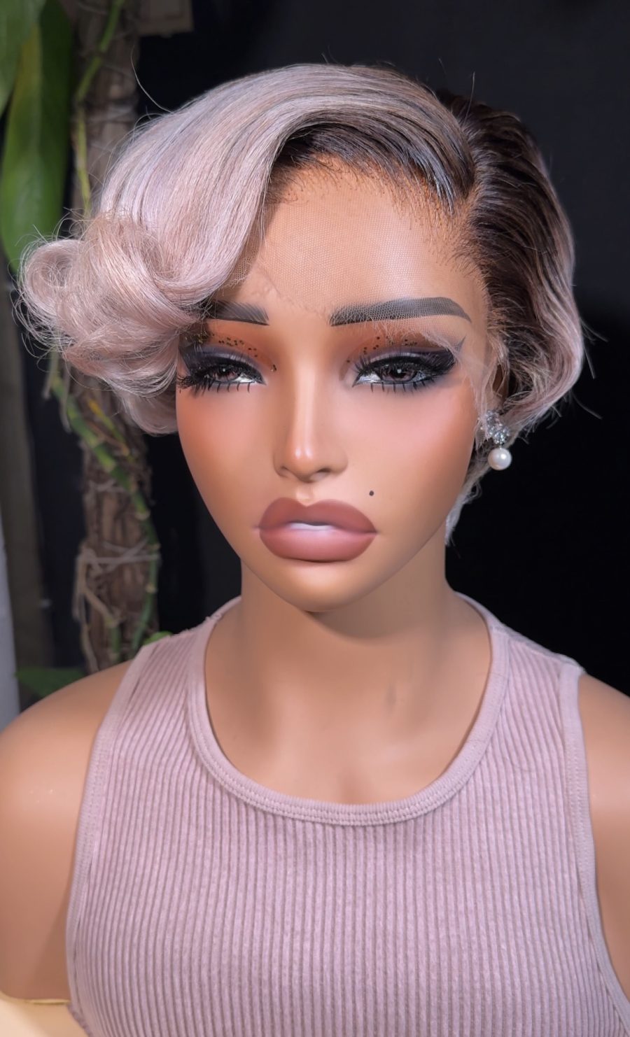 Mini frontal light grey pixie - Image 2