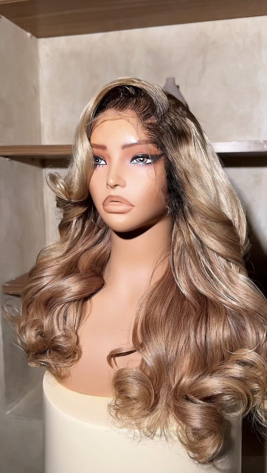 Wavy blonde color wig with 13*4 frontal - Image 3